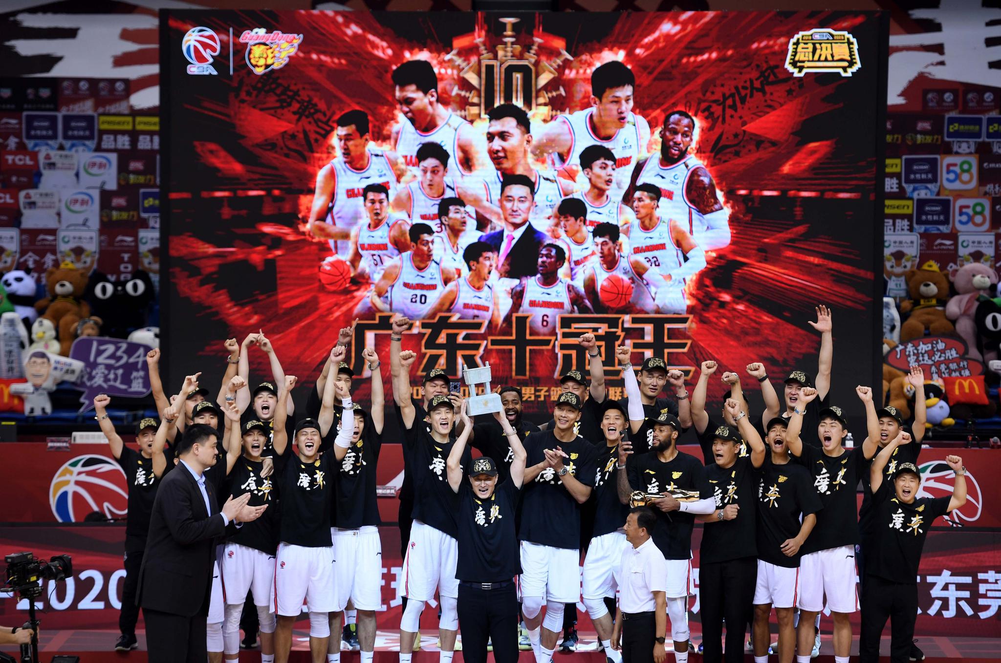 MK体育-江苏肯帝亚CBA球队获得主教练破格提拔，球迷们信心倍增