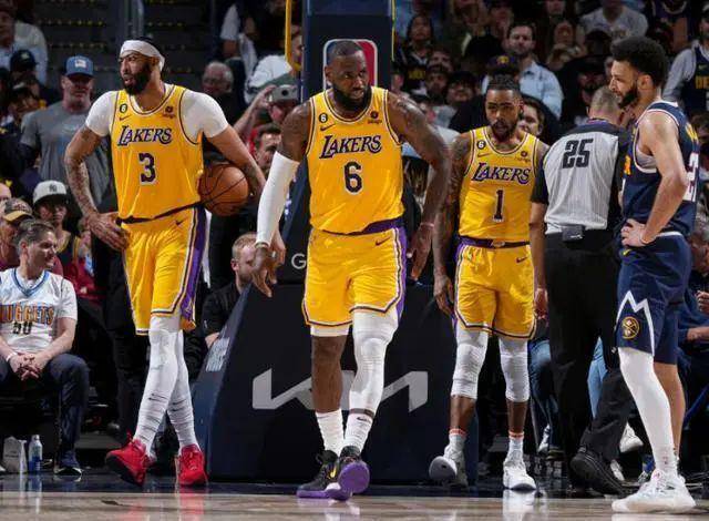 MK体育-曝光！哈登宣布正式加盟湖人，联手詹姆斯再掀NBA王朝震撼