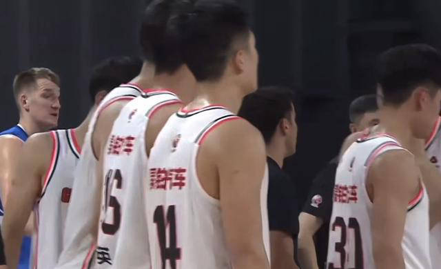 MK体育-球队士气高涨高迷，团队奋勇争先永志不忘