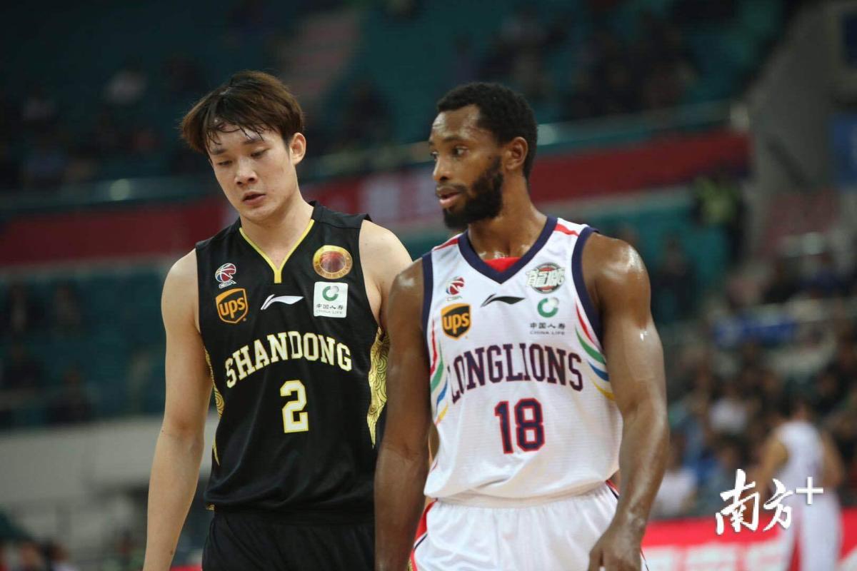 MK体育-广州恒大险胜对手，顽强拼搏取得胜利