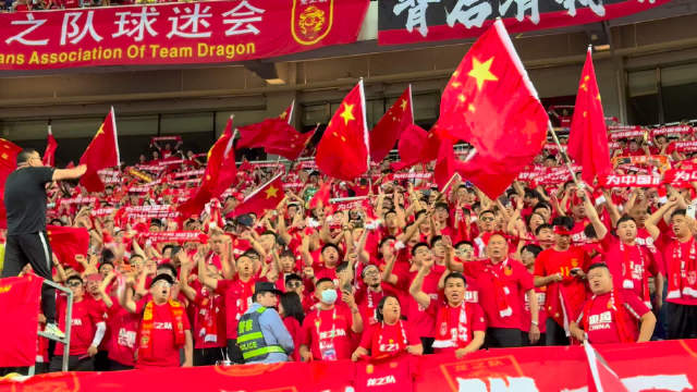 MK体育-中国足球盛事精彩绝伦，球迷热情高涨达到巅峰